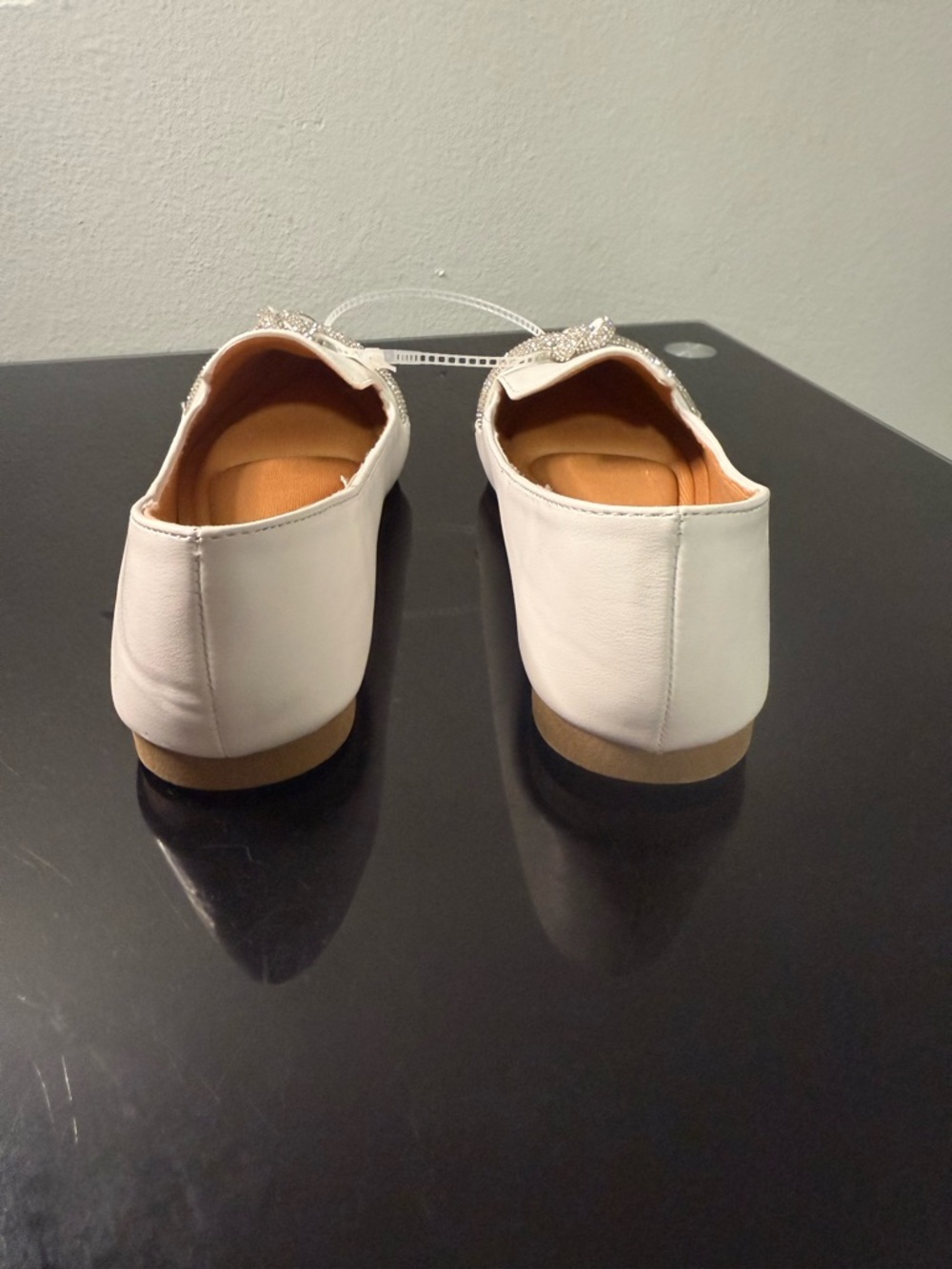 White Ballerina Flats with Silver Detail Top Moda Size 6 New - Picture 5 of 6